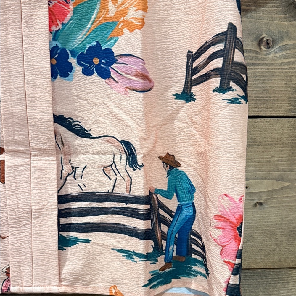 Boutique Peach cowboy /country Print Women's Blouse - Picture 3 of 4
